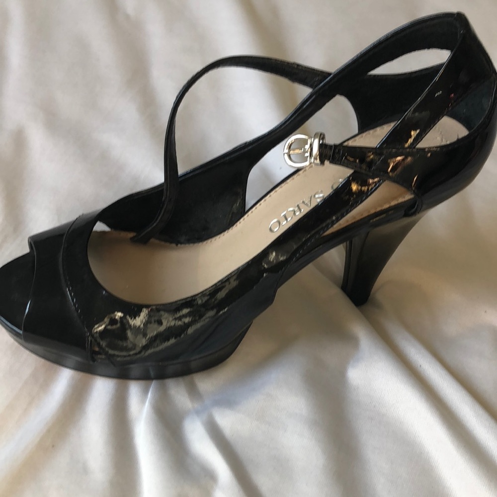 Heel! - Picture 3 of 3